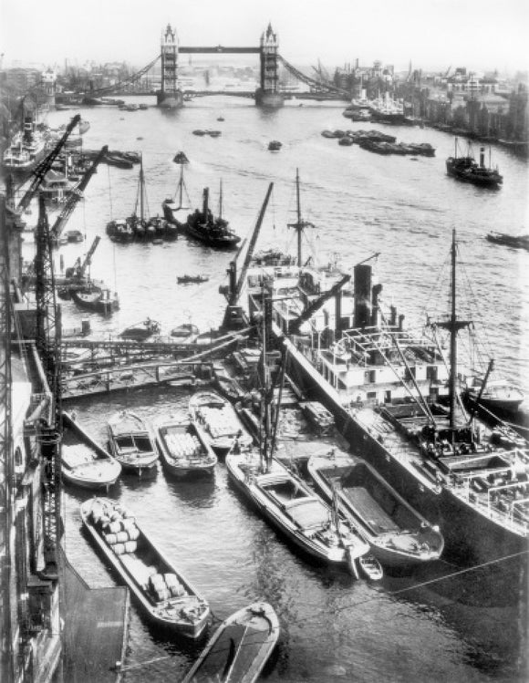 Upper Pool of the Thames c.1930