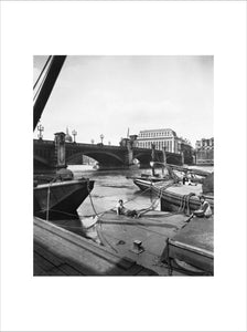 Barges by Southwark Bridge: 20th century